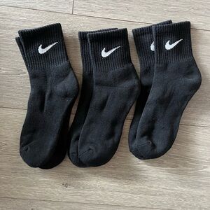NWOT Nike 3 Pack Bundle Crew Socks in Black Estimated Size Medium